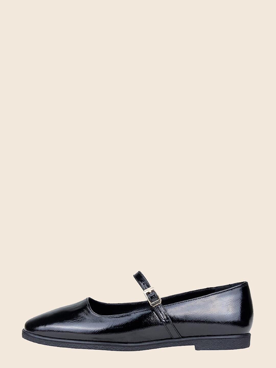 Nova-Black-1.jpg