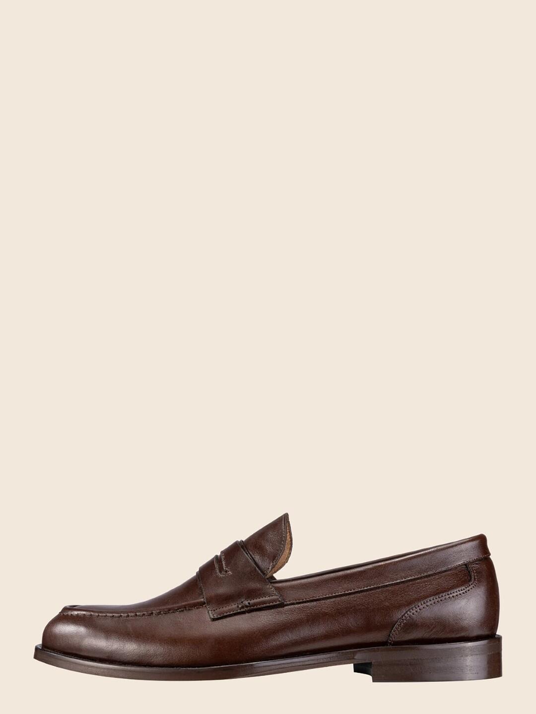 Avine-walnut-1.jpg
