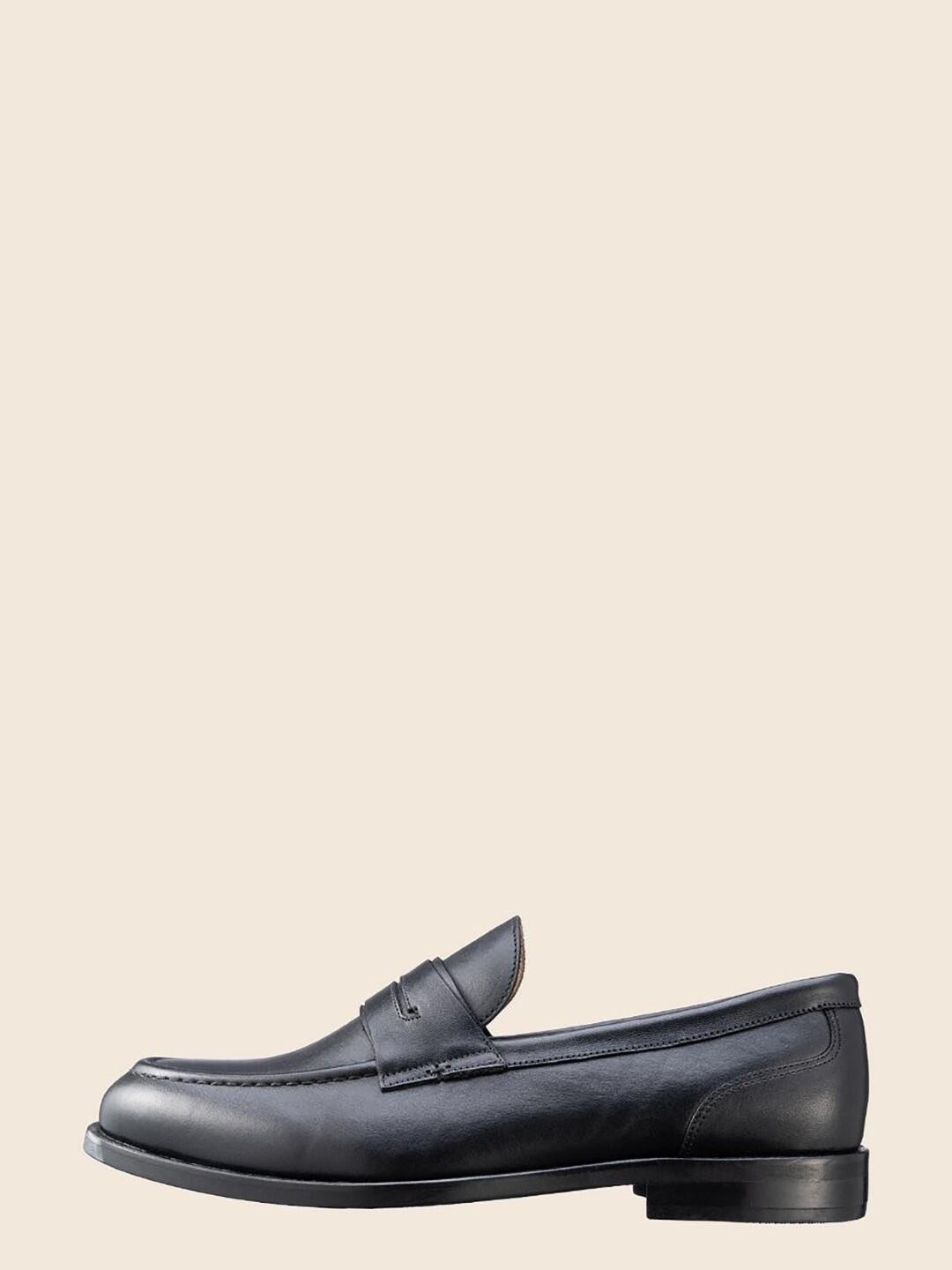 Avine-Black-1.jpg